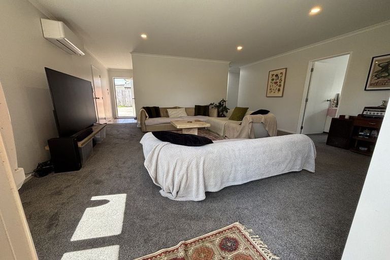 Photo of property in 55a Matipo Road, Te Atatu Peninsula, Auckland, 0610