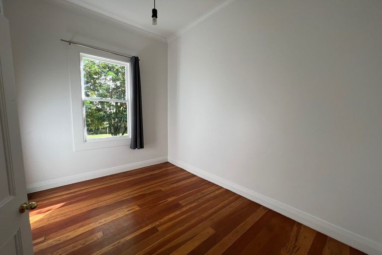 Photo of property in 44 Lynwood Road, New Lynn, Auckland, 0600