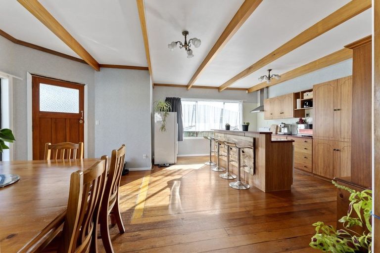 Photo of property in 12 Cordelia Street, Stratford, 4332