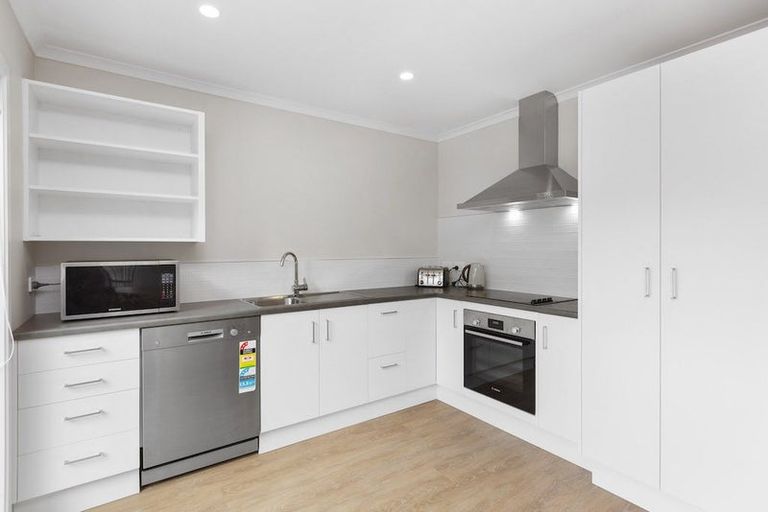 Photo of property in 12 Emmadale Lane, Hamilton East, Hamilton, 3216