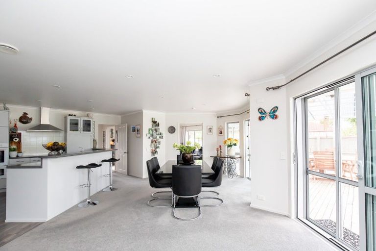 Photo of property in 10 Harris Place, Ngatea, 3503