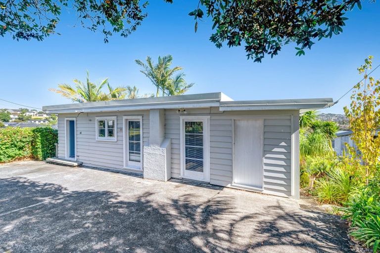 Photo of property in 40 Pohutukawa Avenue, Red Beach, 0932