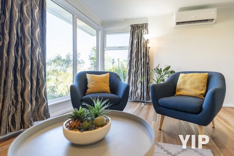 Photo of property in 106 Ruskin Road, Newlands, Wellington, 6037