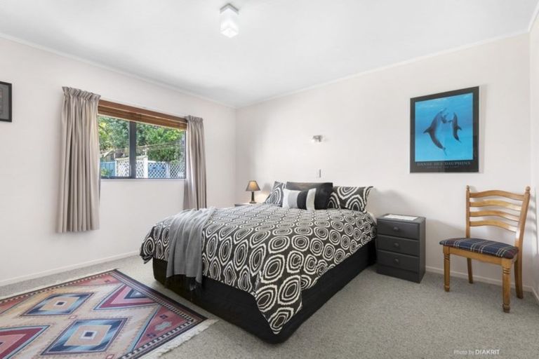 Photo of property in 136 Queens Drive, Lyall Bay, Wellington, 6022