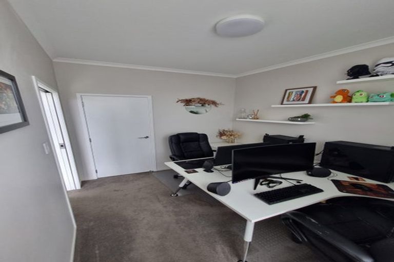 Photo of property in 10 Raranga Lane, Hobsonville, Auckland, 0616