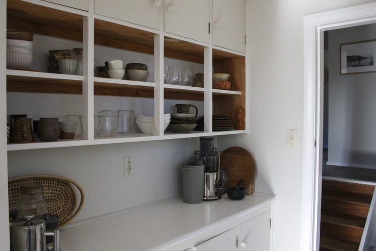 Photo of property in 2 Paparangi Crescent, Paparangi, Wellington, 6037