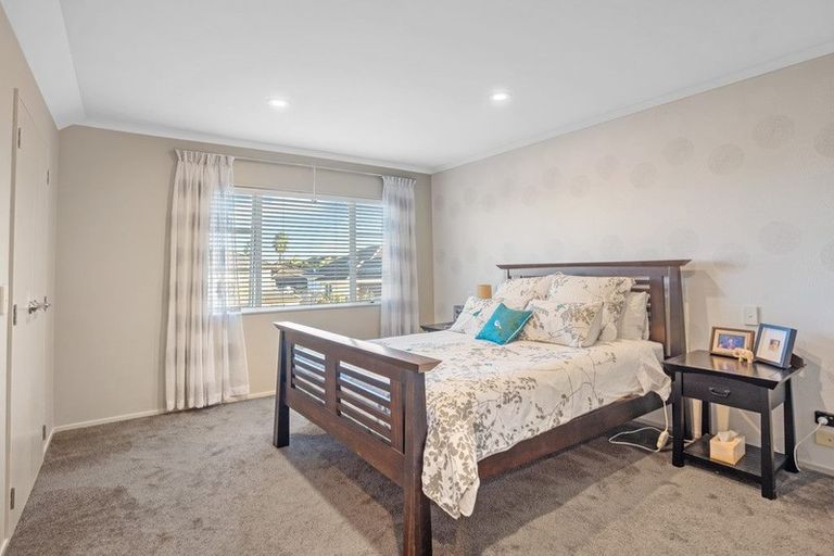 Photo of property in 5 Chateau Rise, Flat Bush, Auckland, 2016