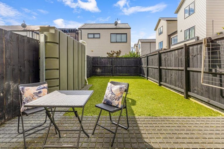 Photo of property in 1 Kerewhenua Crescent, Hobsonville, Auckland, 0616