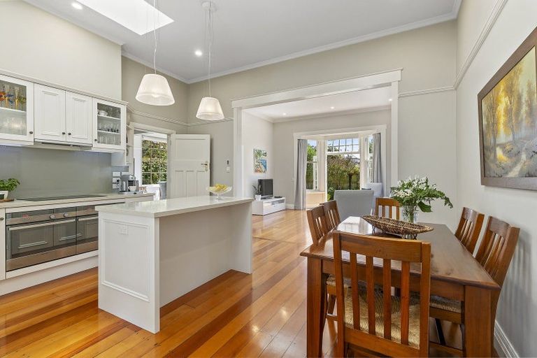 Photo of property in 7 Burnham Street, Seatoun, Wellington, 6022