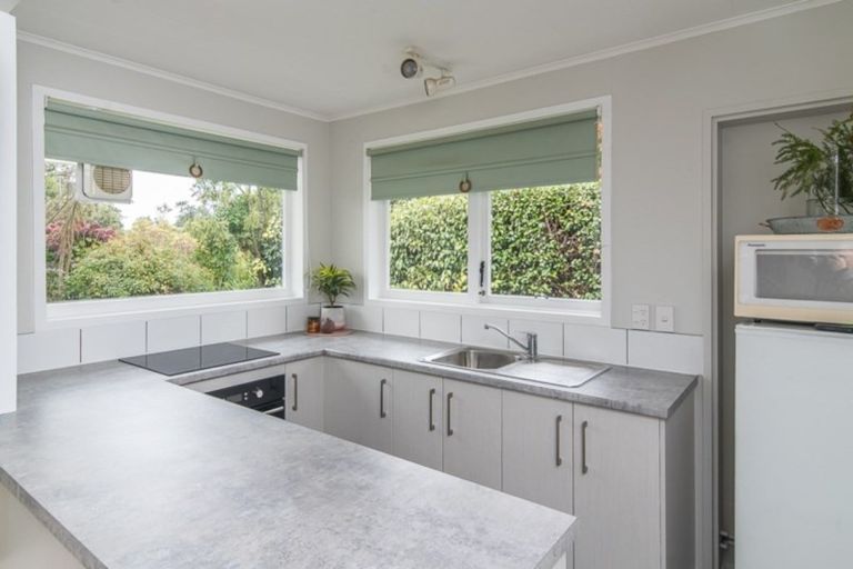 Photo of property in 12 Leybourne Avenue, Waikanae, 5036
