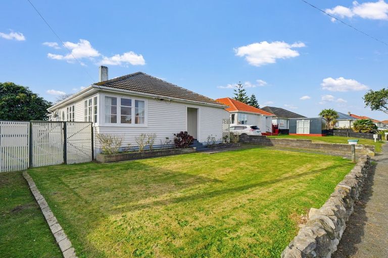 Photo of property in 16 Victory Place, Aramoho, Whanganui, 4500