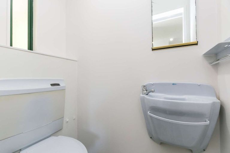 Photo of property in 23 Woodhouse Avenue, Karori, Wellington, 6012