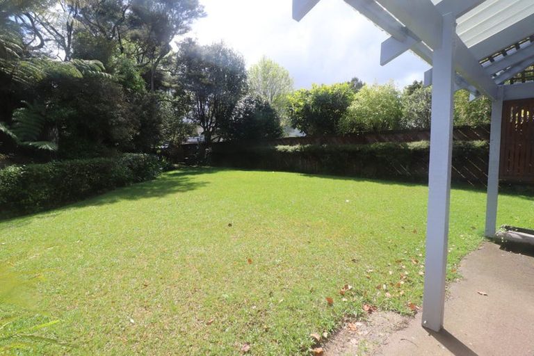 Photo of property in 10 Celeste Place, Totara Vale, Auckland, 0627