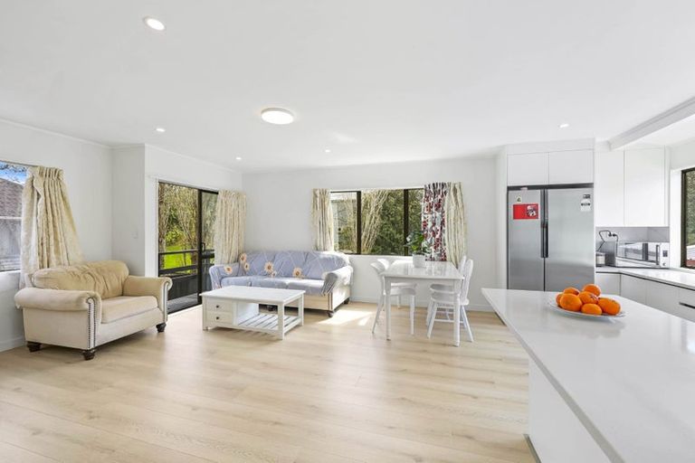 Photo of property in 2/10 Ennis Avenue, Pakuranga Heights, Auckland, 2010