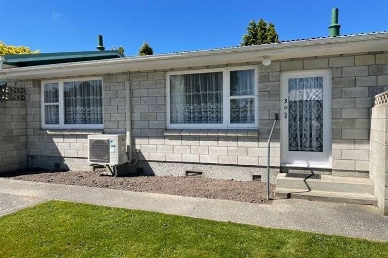 Photo of property in 1-6/74 Hokonui Drive, Gore, 9710