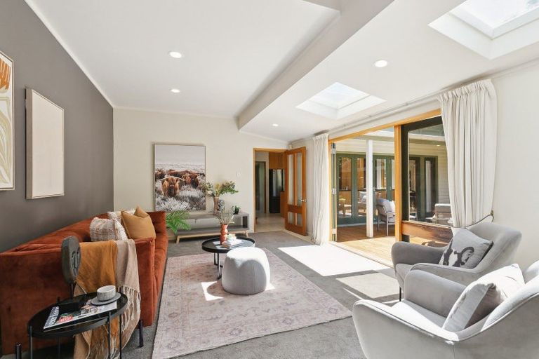 Photo of property in 8 Ranikhet Way, Khandallah, Wellington, 6035