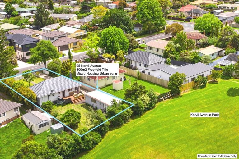 Photo of property in 95 Kervil Avenue, Te Atatu Peninsula, Auckland, 0610
