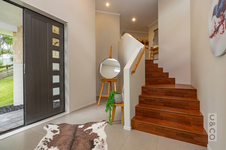 Photo of property in 9 Buttercup Place, Waimauku, 0812