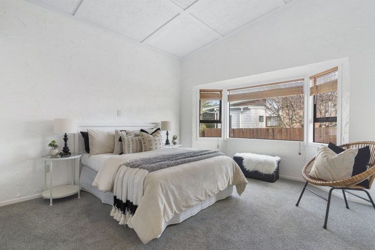 Photo of property in 1/23 Roys Road, Weymouth, Auckland, 2103