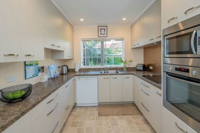 Photo of property in 6 Paretai Grove, Waikanae, 5036