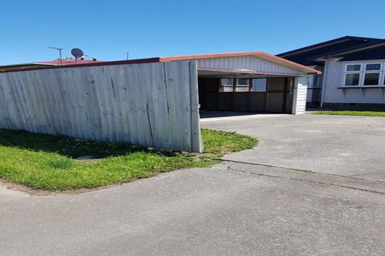 Photo of property in 42 Lyndon Street, Riccarton, Christchurch, 8041