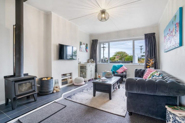 Photo of property in 25 Queen Street, Winton, 9720