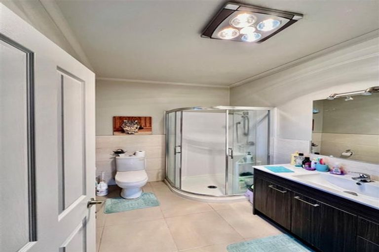 Photo of property in 27 Goh Place, Manurewa, Auckland, 2105