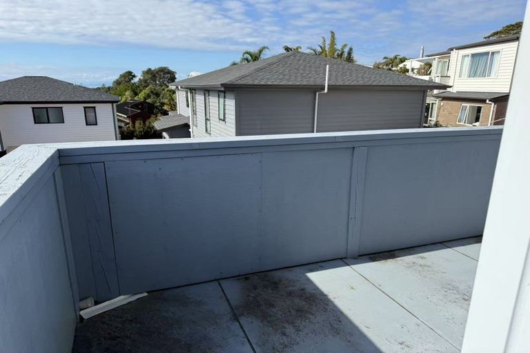Photo of property in 1 Clematis Avenue, Murrays Bay, Auckland, 0630
