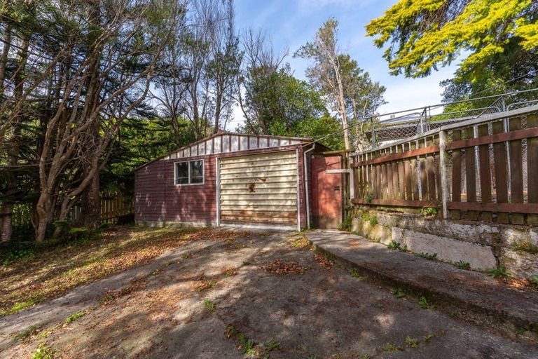 Photo of property in 10 Berkshire Grove, Cannons Creek, Porirua, 5024