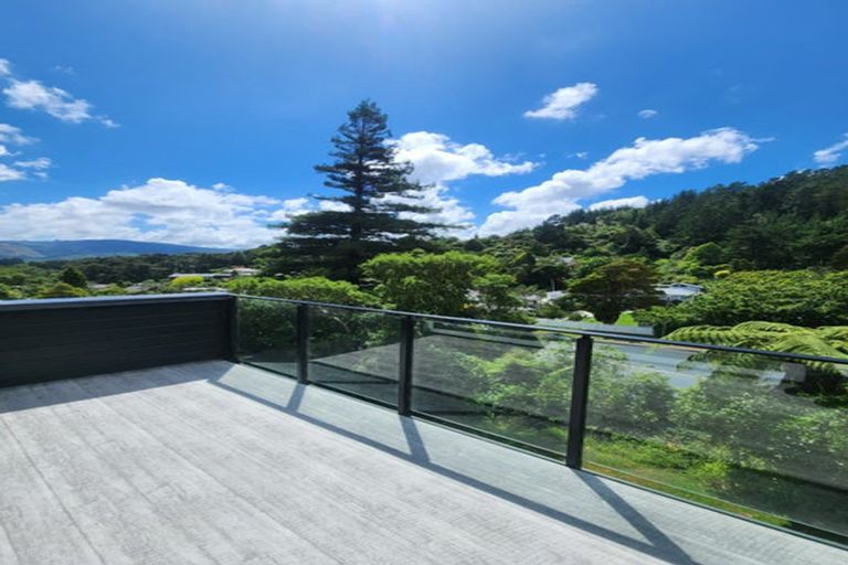 Photo of property in 6a Elmslie Road, Pinehaven, Upper Hutt, 5019