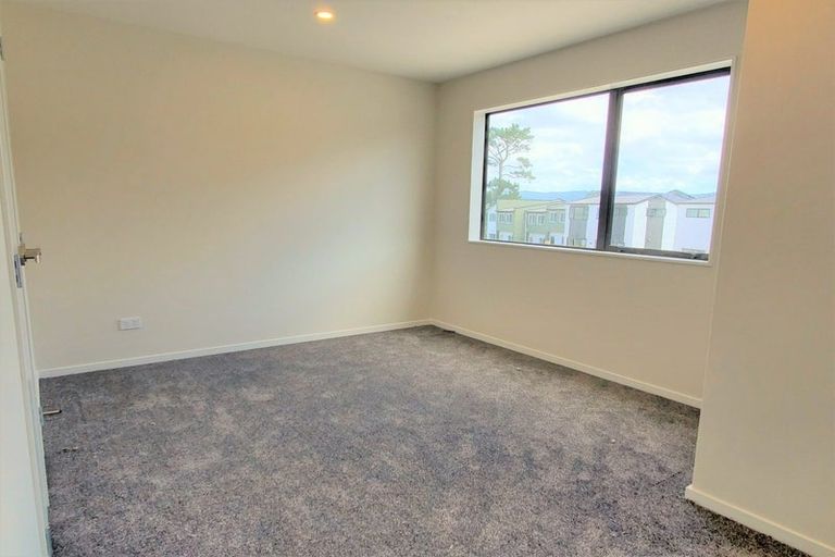 Photo of property in 16d Kaimai Avenue, Massey, Auckland, 0614