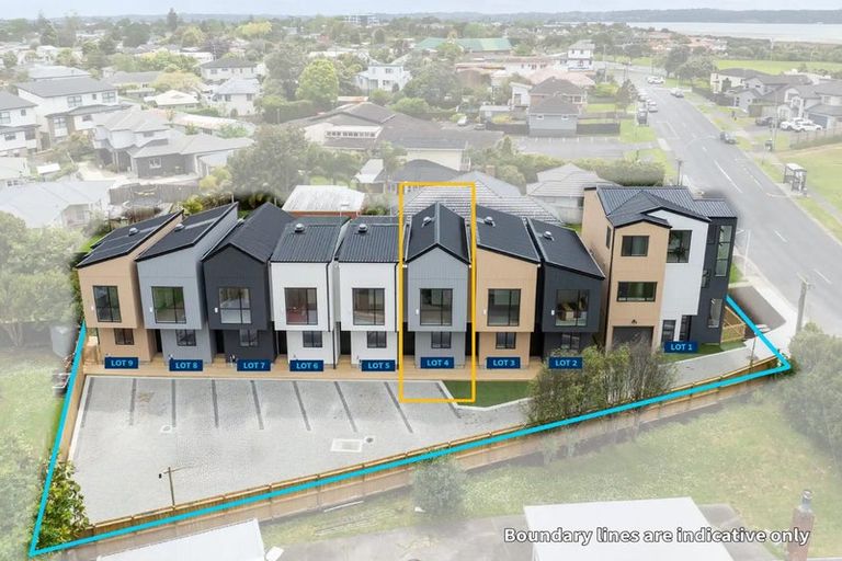 Photo of property in 3/442 Old Te Atatu Road, Te Atatu Peninsula, Auckland, 0610