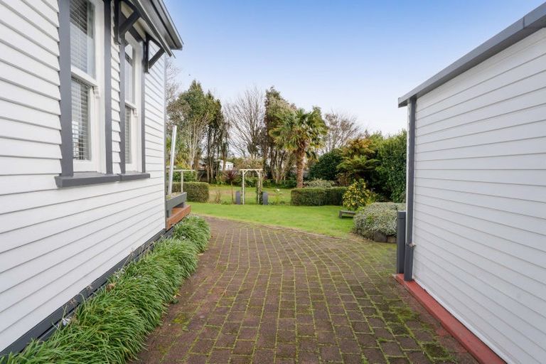 Photo of property in 24 Dunn Street, Egmont Village, 4372