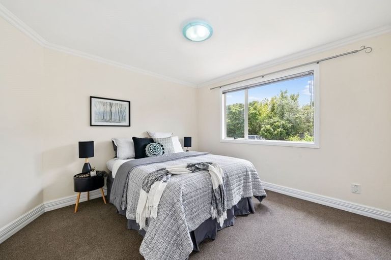 Photo of property in 24 Saunders Close, Whitby, Porirua, 5024