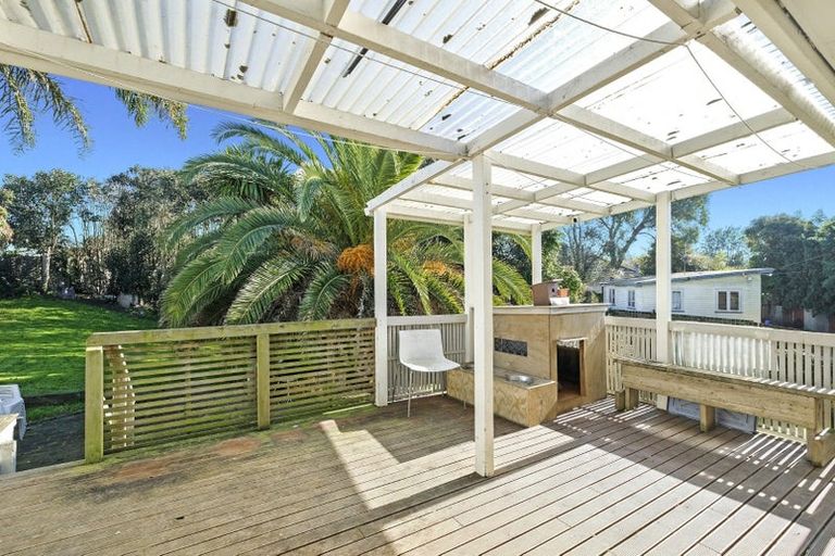 Photo of property in 12 Nield Road, Manurewa, Auckland, 2102