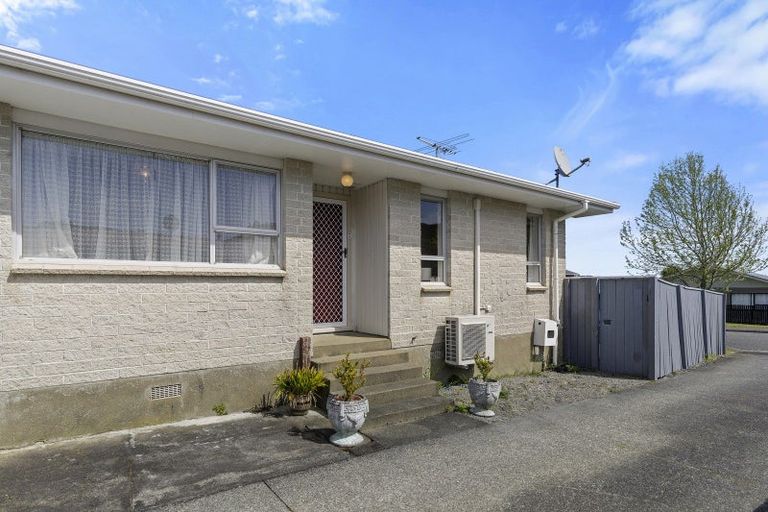 Photo of property in 24a Roband Crescent, Brown Owl, Upper Hutt, 5018