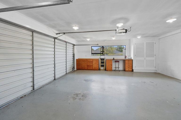 Photo of property in 9 Boulevard Drive, Merrilands, New Plymouth, 4312