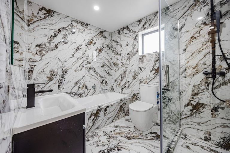 Photo of property in 37a Steven Street, Mangere East, Auckland, 2024