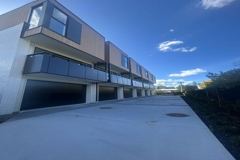 Photo of property in 15 Tiraumea Drive, Pakuranga, Auckland, 2010