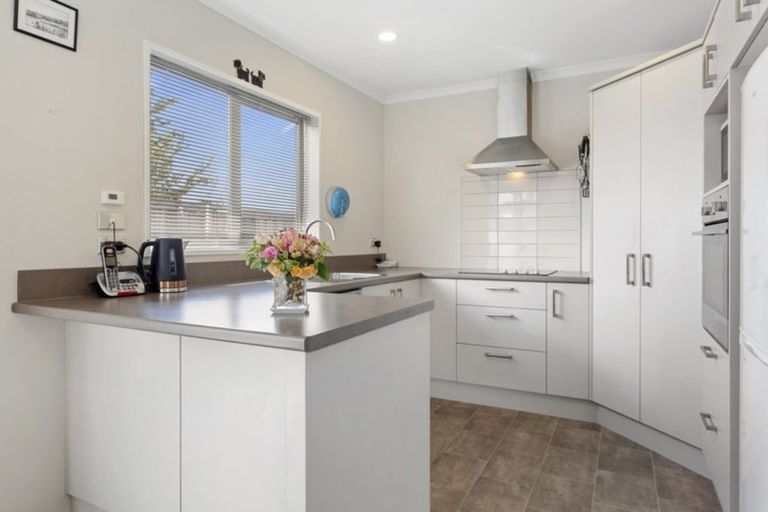 Photo of property in 3 Reeves Road, Rangiora, 7400