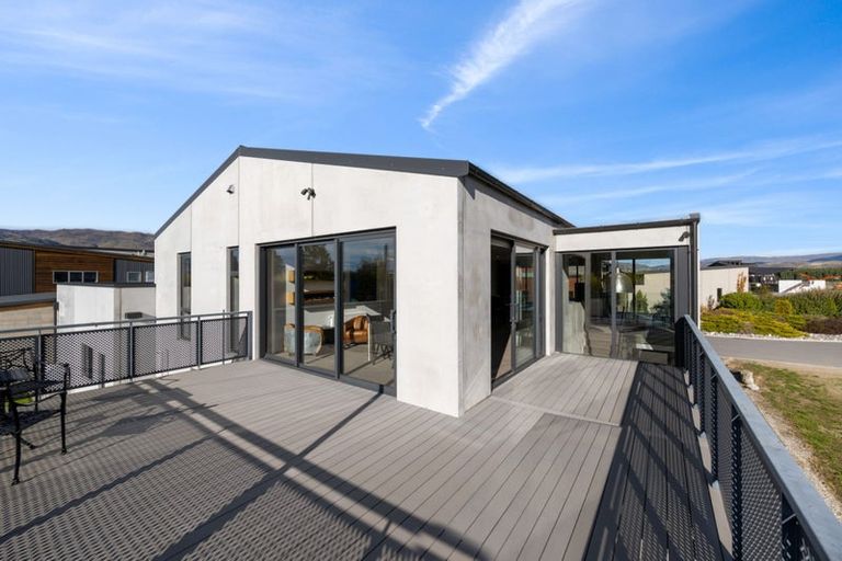 Photo of property in 22 Silverstone Drive, Cromwell, 9384