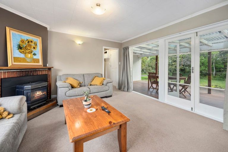 Photo of property in 27 Robinson Avenue, Holdens Bay, Rotorua, 3010