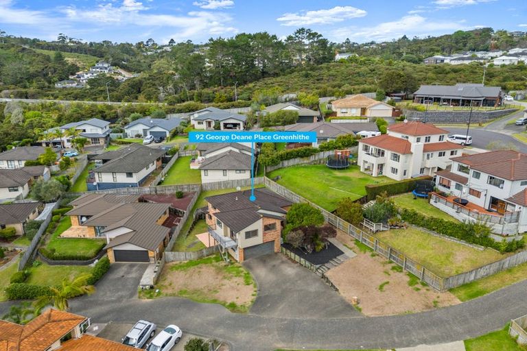 Photo of property in 92 George Deane Place, Greenhithe, Auckland, 0632