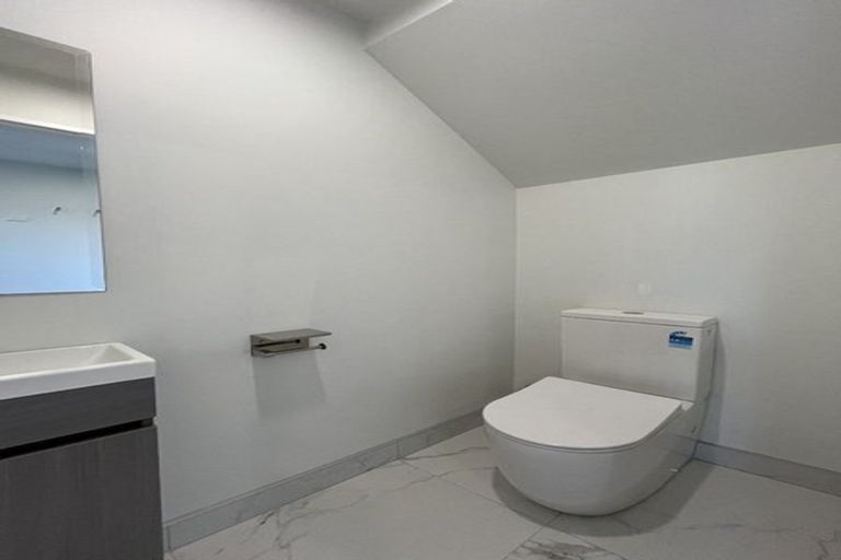 Photo of property in 2/17 Barneys Farm Road, Clendon Park, Auckland, 2103