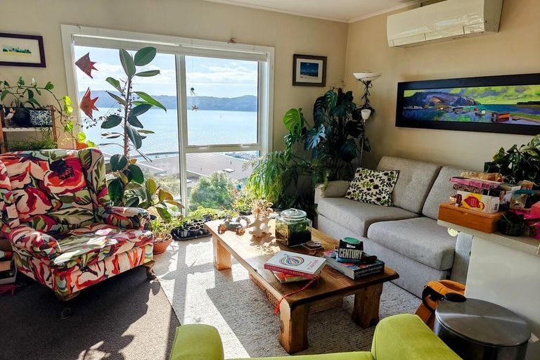 Photo of property in 8d Nikau Road, Point Howard, Lower Hutt, 5013