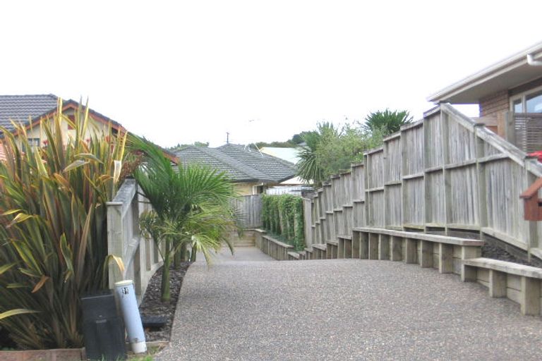 Photo of property in 10 Rosebay Rise, Henderson, Auckland, 0610