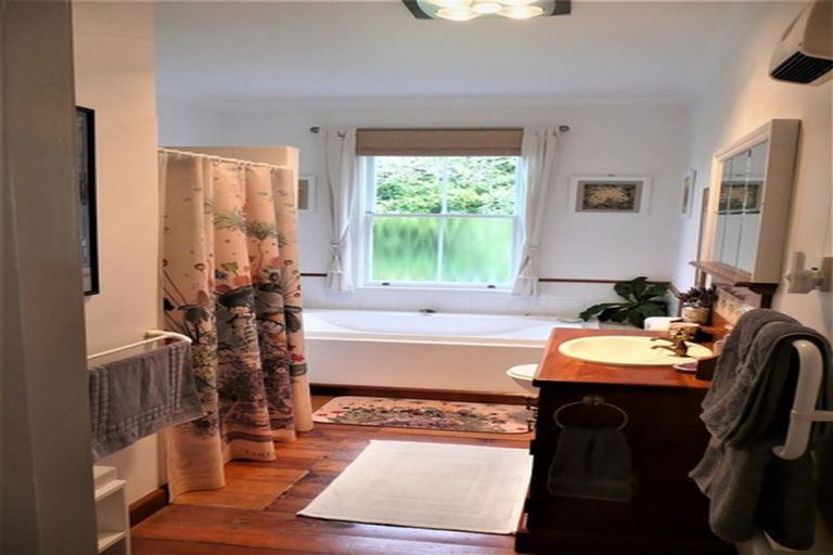 Photo of property in 27 Pukepapa Road, Marton, 4710