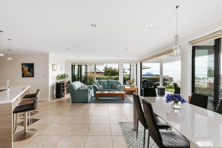 Photo of property in 20 Holyoake Terrace, Omokoroa, 3114