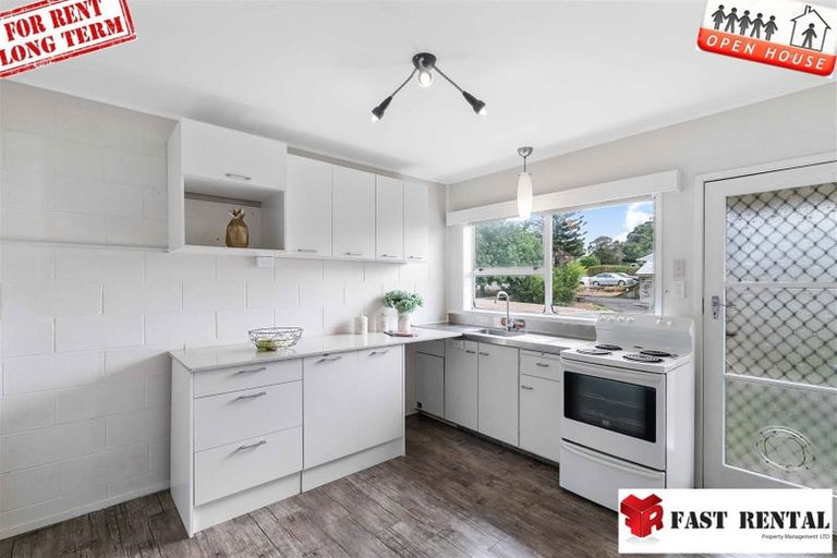 Photo of property in 1/2 Halberg Street, Glenfield, Auckland, 0629