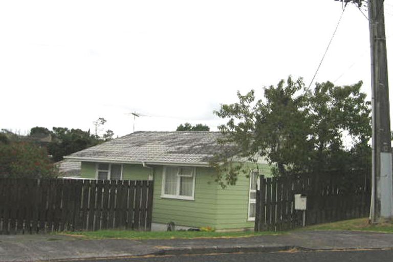 Photo of property in 34 Lanigan Street, Birkdale, Auckland, 0626